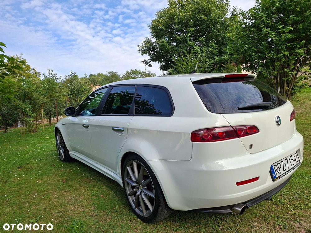 Alfa Romeo 159 2010 photo 3