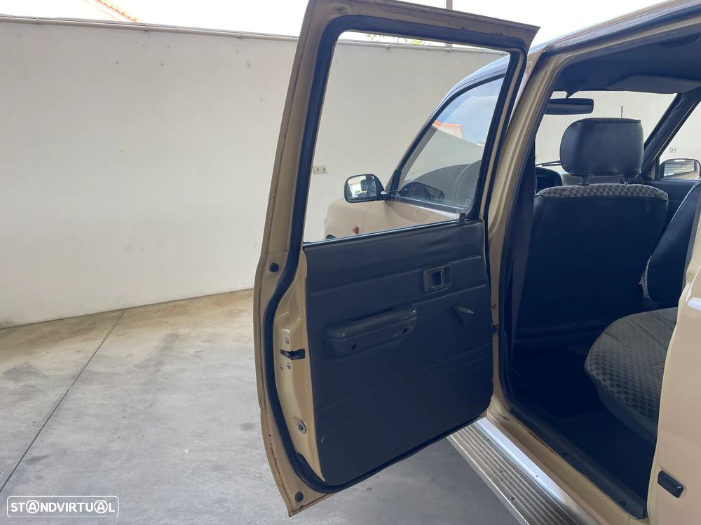 Toyota HILUX 2.4 D 4x4 C/DUPLA - 11