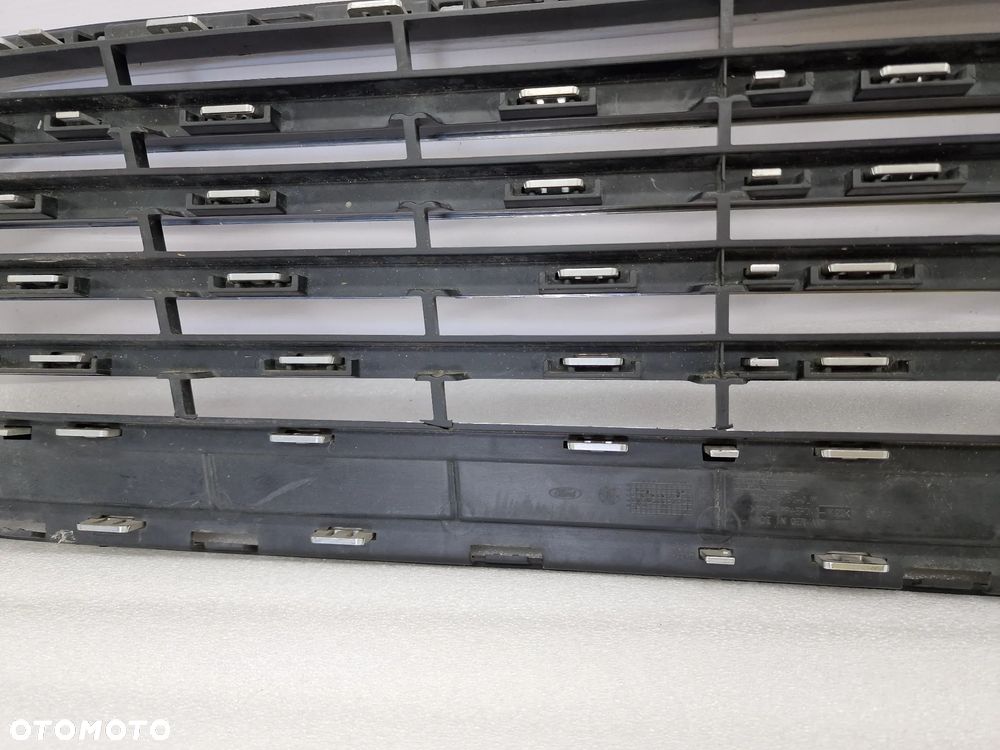 FORD MONDEO MK5 14- ATRAPA / GRILL / KRATKA ŚRODKOWA ZDERZAKA PRZEDNIEGO PRZÓD , NR DS73-8150-J , NR AUKCJI KR87 - 20