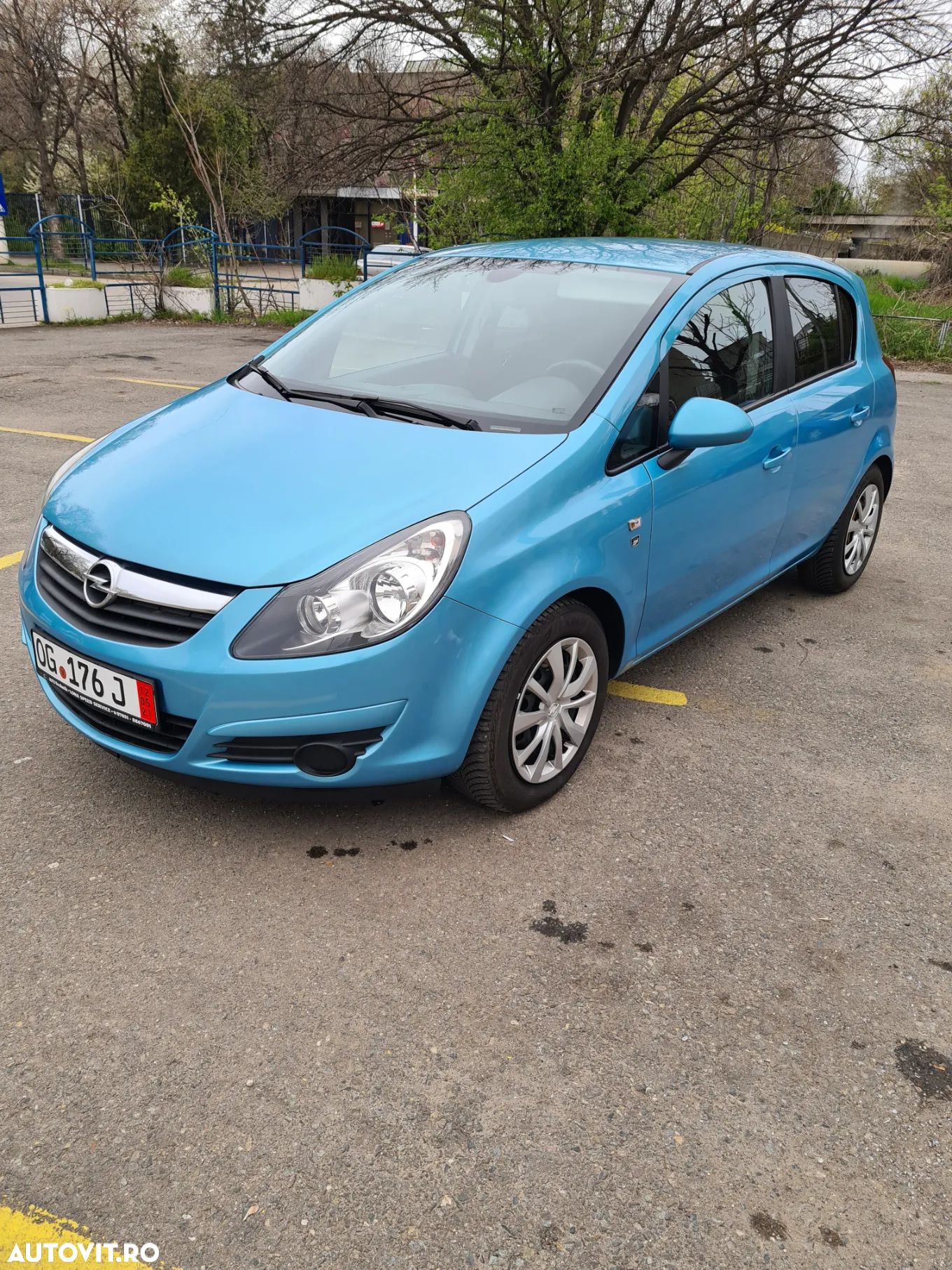 Opel Corsa 1.4 ECOTEC Color Edition - 1