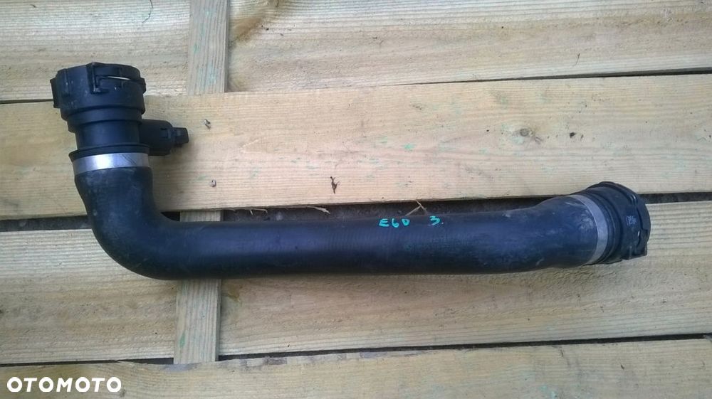 BMW E60 E65 M54 2.2 2.5 3.0 PRZEWÓD WĄŻ WODY DOLNY - 1