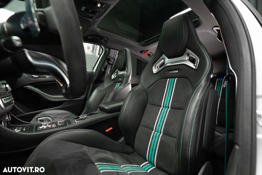 Mercedes-Benz A 45 AMG 4Matic AMG Speedshift 7G-DCT PETRONAS 2015 World Champion Edition - 23