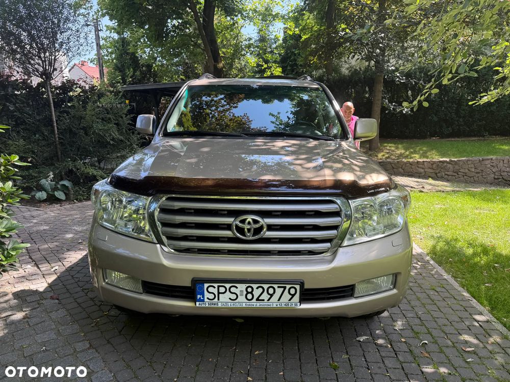 Toyota Land Cruiser - 10