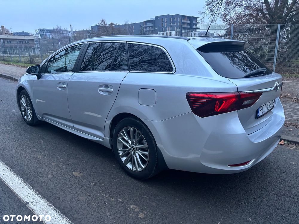 Toyota Avensis Touring Sports 1.8 Multidrive S Comfort - 16