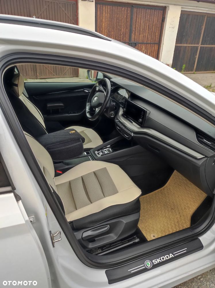 Skoda Octavia 2.0 TDI Ambition DSG - 9