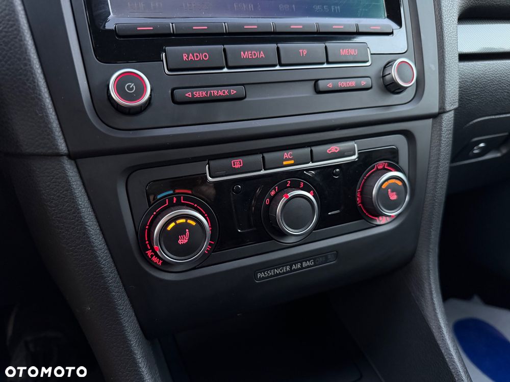 Volkswagen Golf - 33
