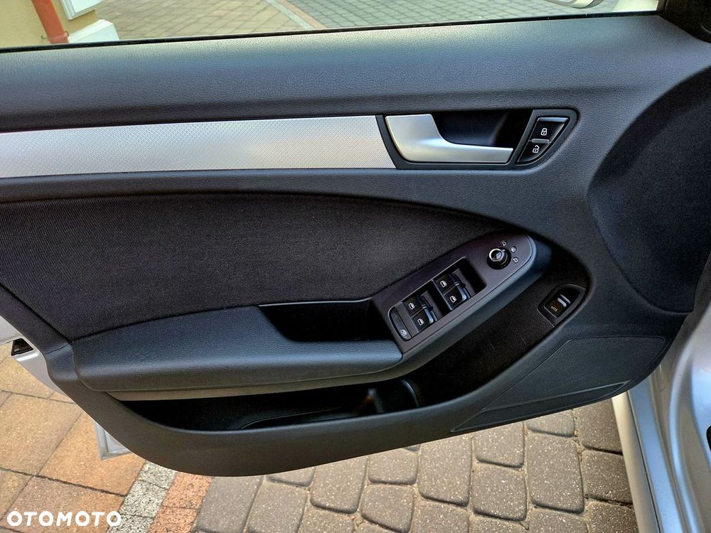 Audi A4 Limousine - 11