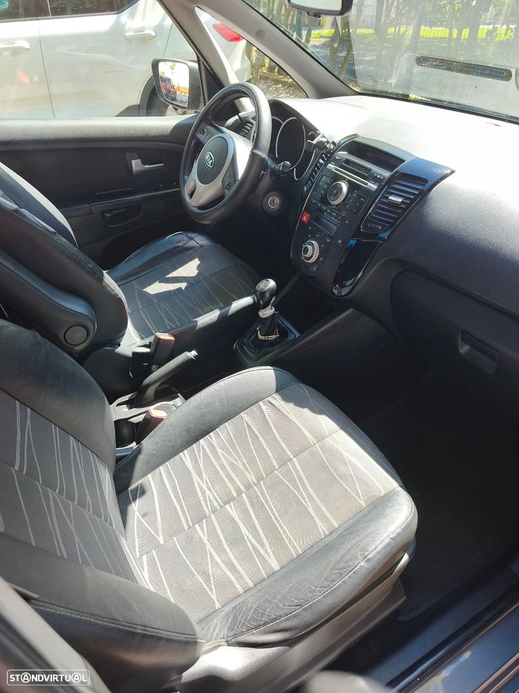 Kia Venga 1.4 CRDi TX ISG - 19