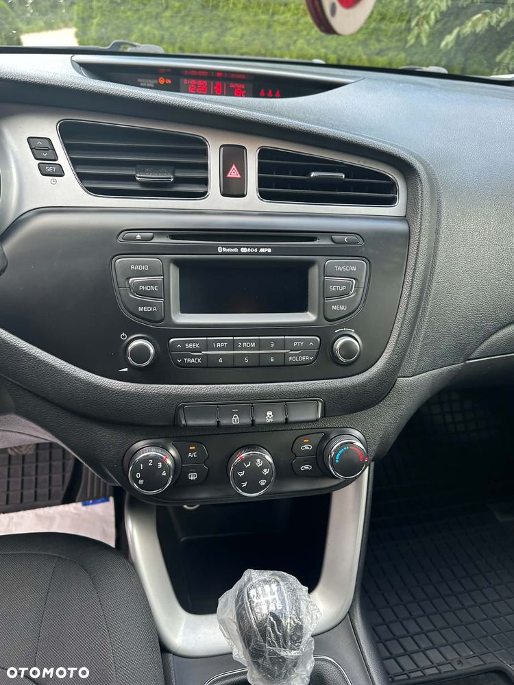 Kia Ceed - 8