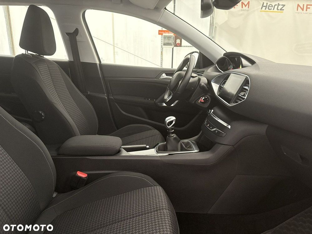 Peugeot 308 - 23