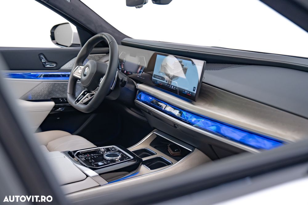 BMW Seria 7 740Ld xDrive MHEV - 28