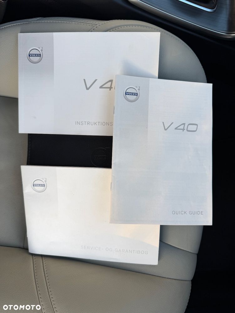 Volvo V40 T3 Geartronic Summum - 31