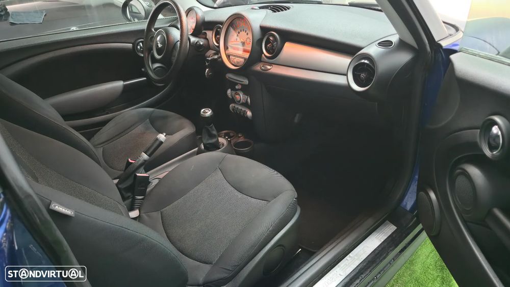 MINI 3 Portas Cooper D - 6