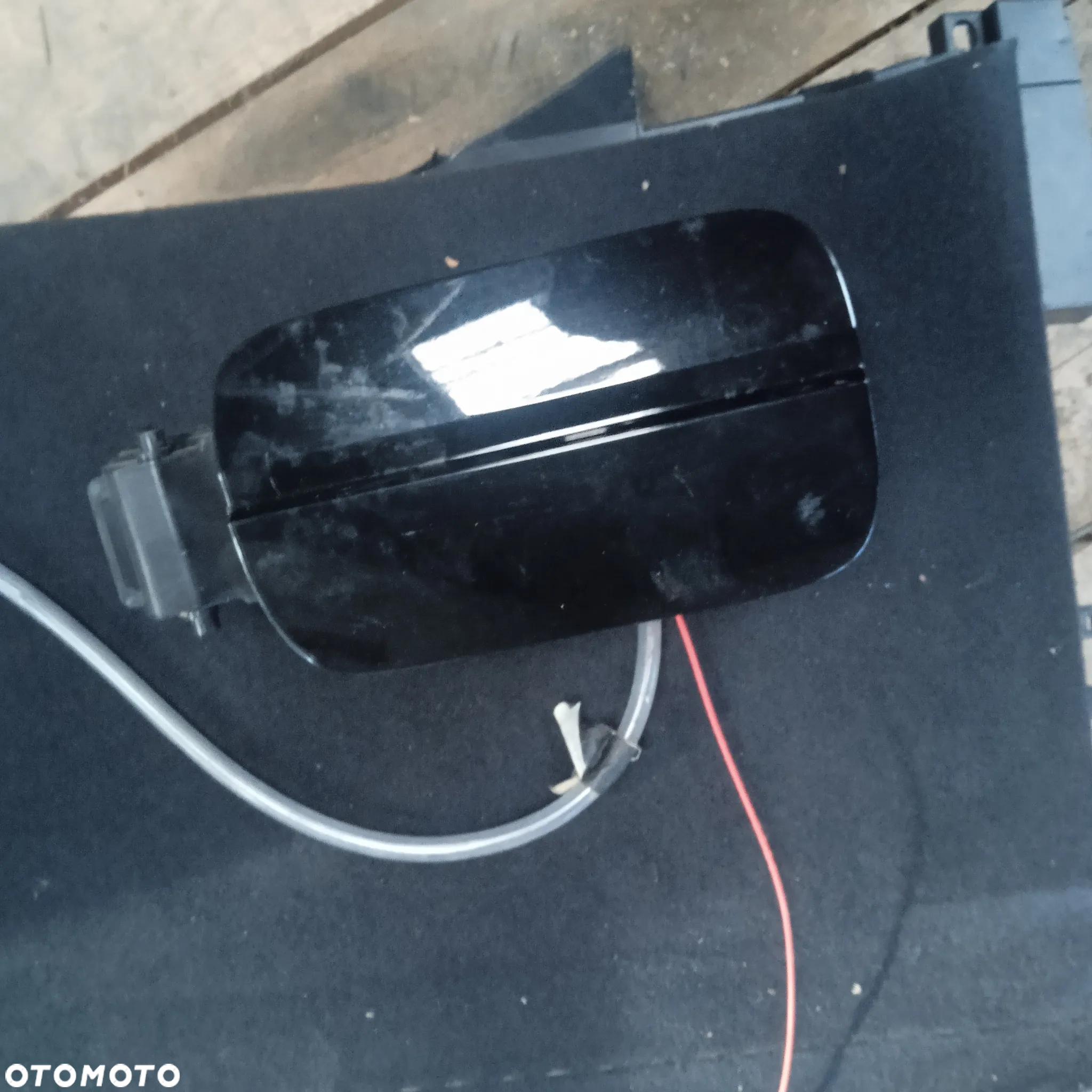 Klapka wlewu paliwa A4 B9 8W0809906 - 2