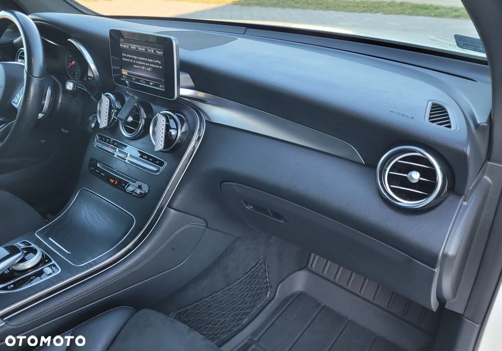 Mercedes-Benz GLC - 22