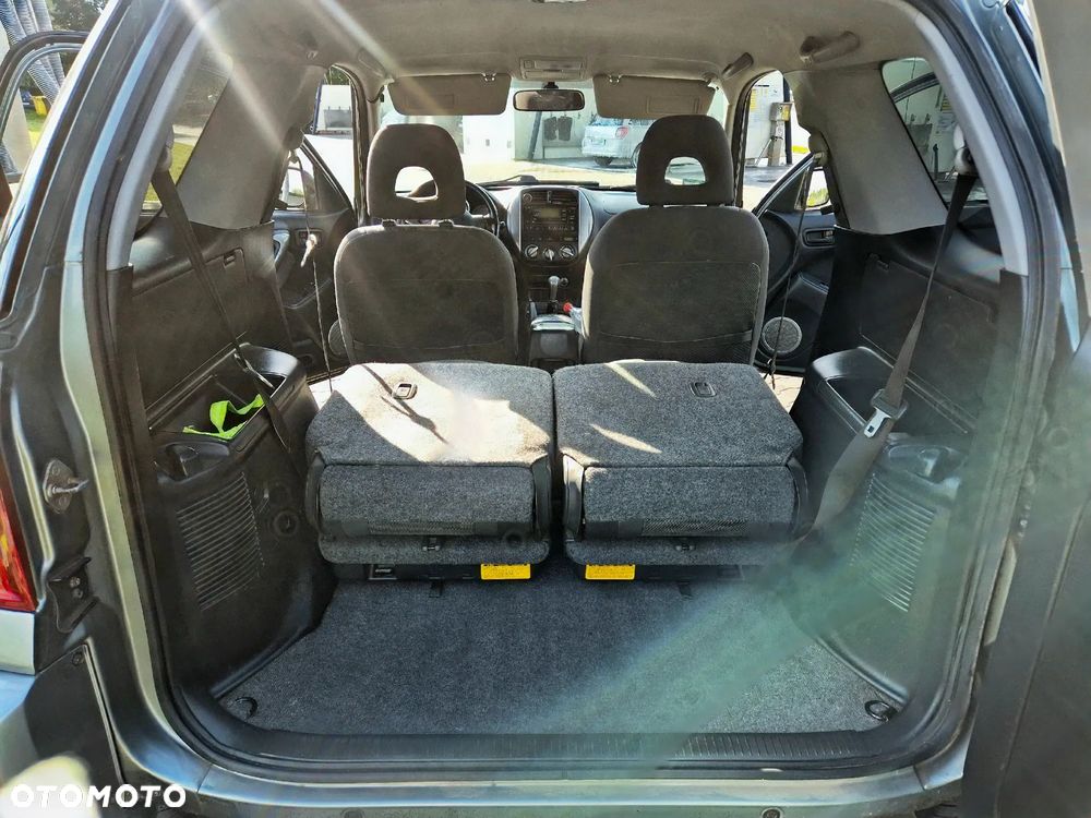 Toyota RAV4 2.0 VVT-i Luna - 16