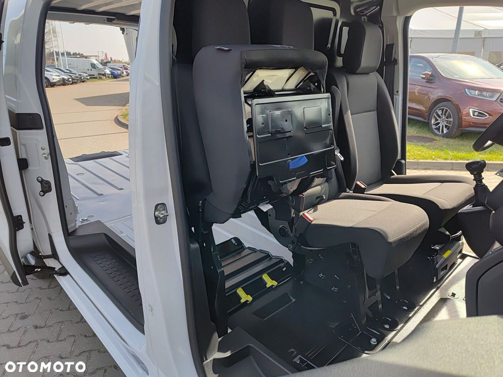 Opel Vivaro Vivaro Furgon XL Diesel 2.2 150 KM Manual - 26