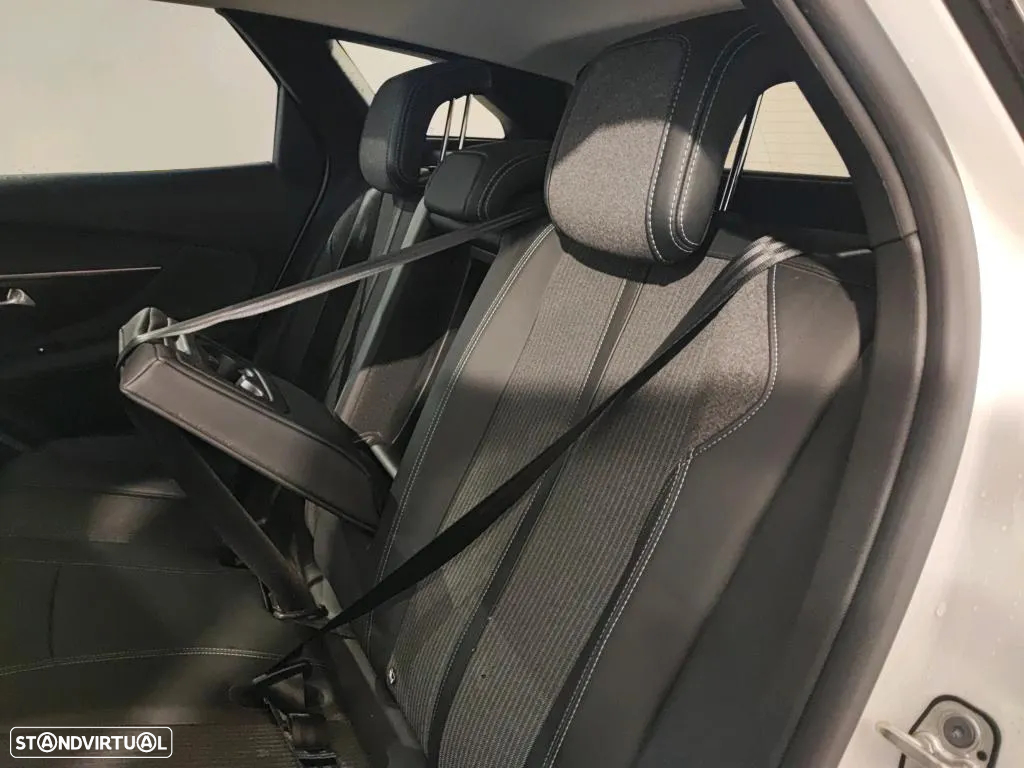 Peugeot 3008 1.6 Hybrid Allure e-EAT8 - 5
