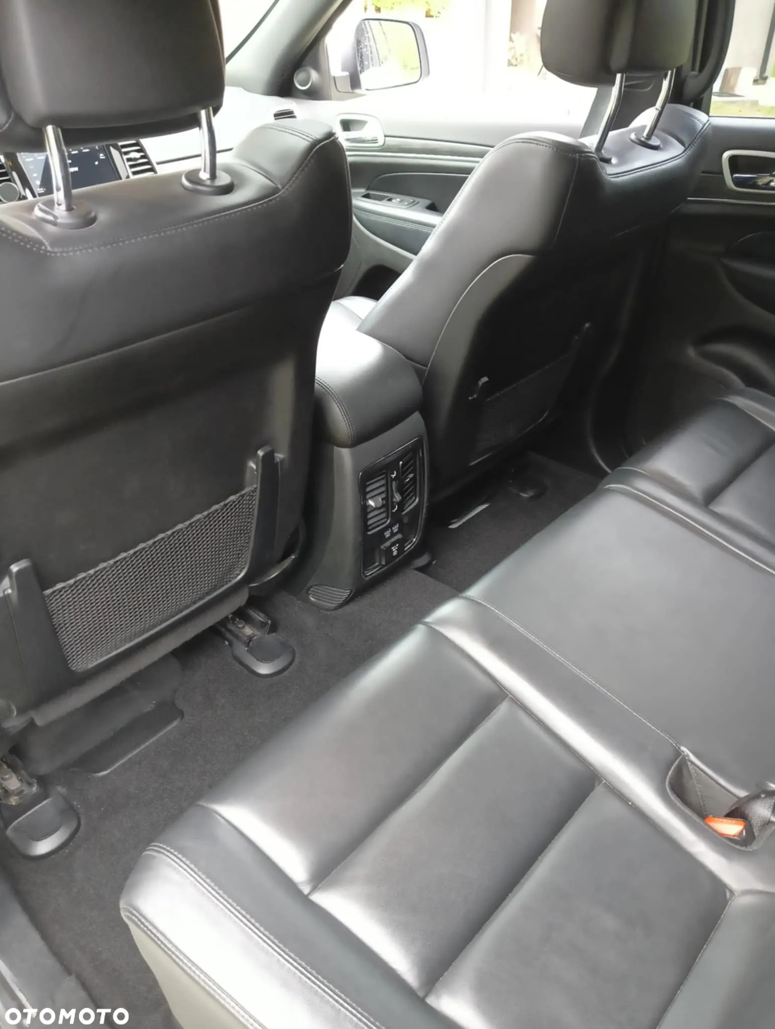 Jeep Grand Cherokee - 11