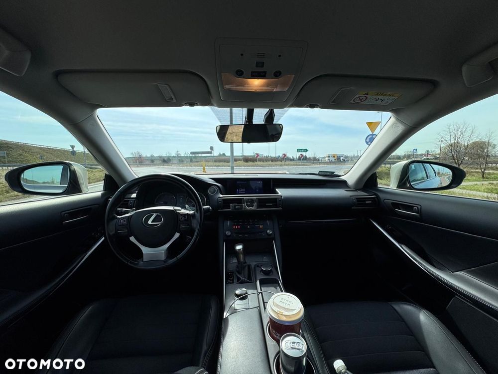 Lexus IS 200t Elegance - 16