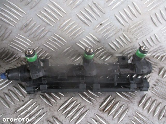 Listwa wtryskowa wtryskiwacze 03E133320 Seat Ibiza III 1.2 12V - 2