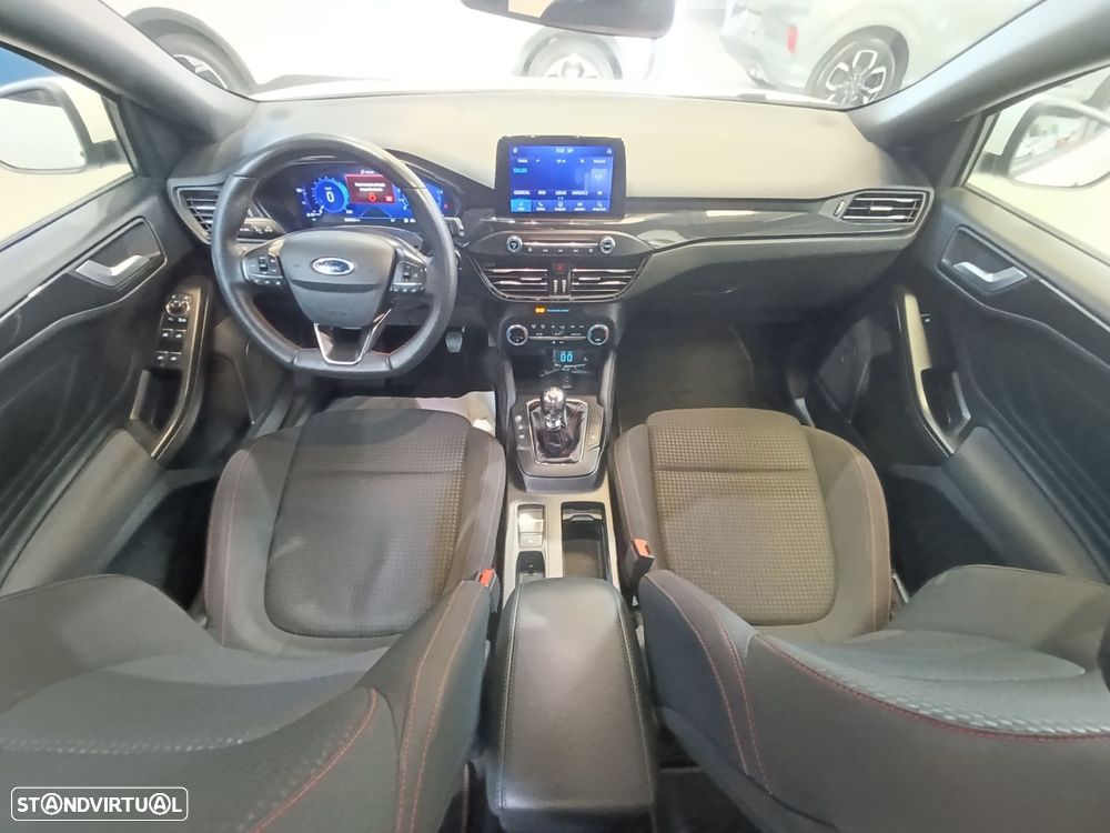 Ford Focus 1.0 EcoBoost Hybrid ST-LINE X - 8