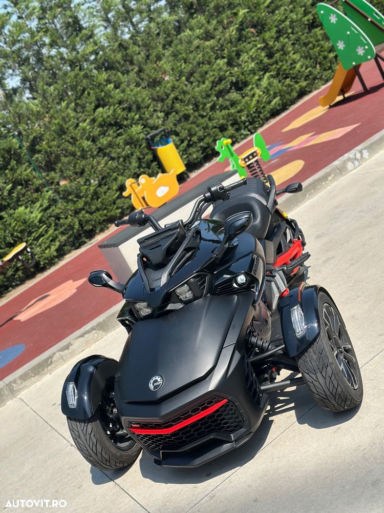 Can-Am Spyder - 17