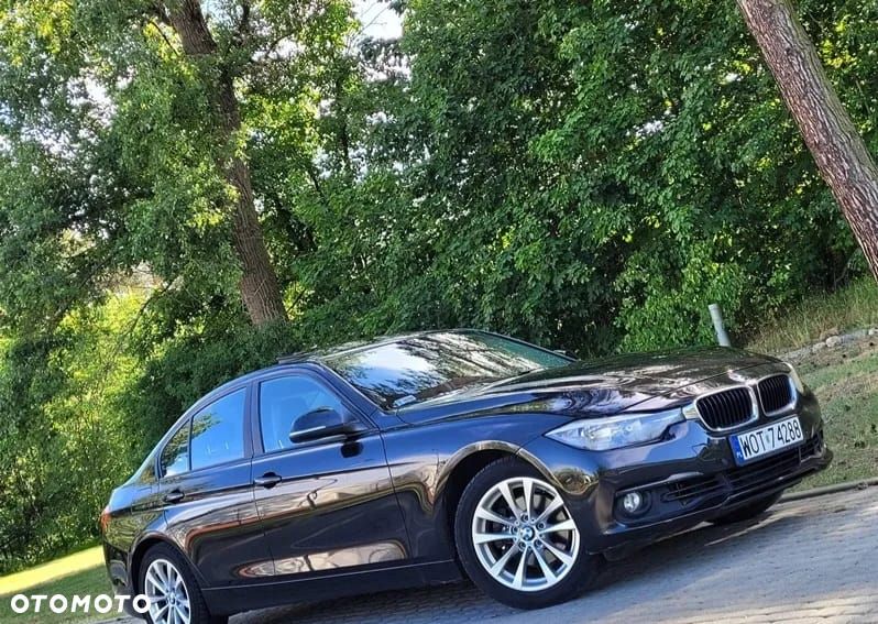 BMW Seria 3 320i - 4