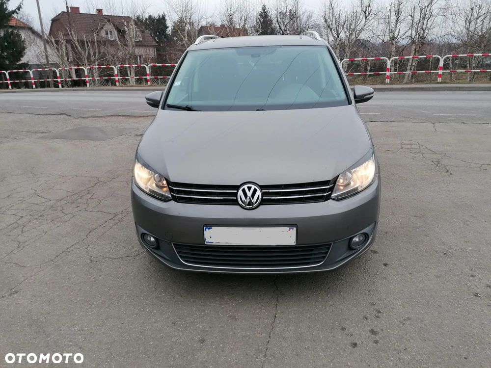 Volkswagen Touran - 13