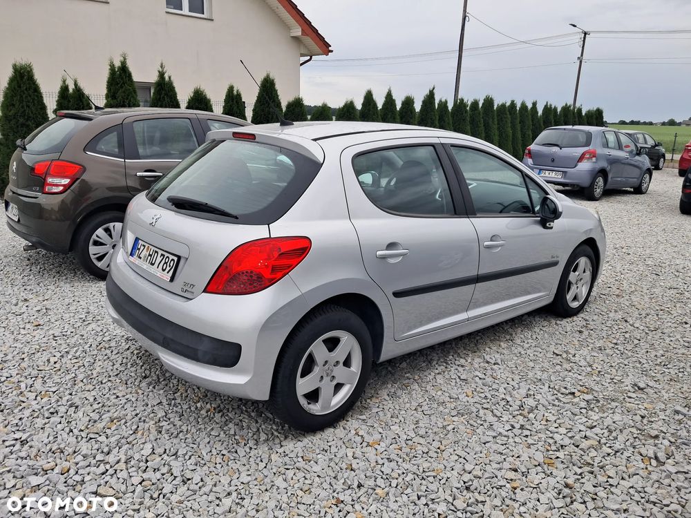 Peugeot 207 95 VTi Urban Style - 4