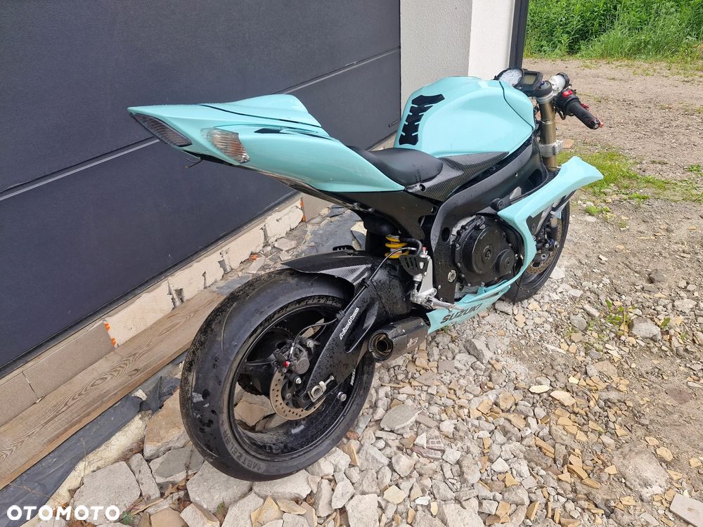 Suzuki GSX-R - 10