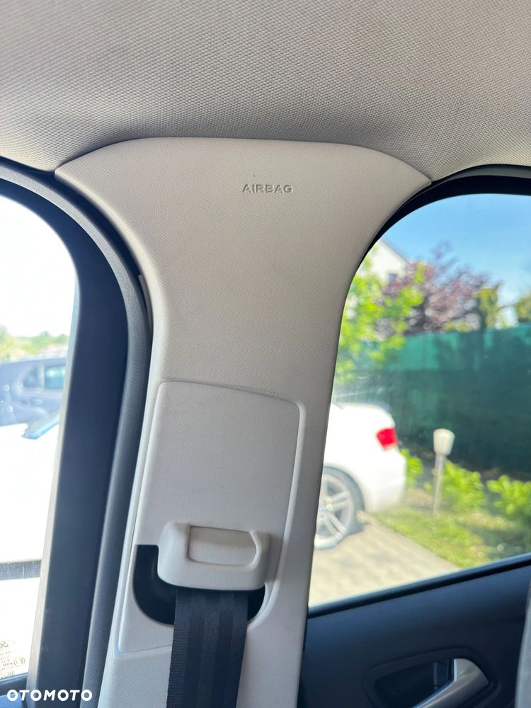 Ford Kuga - 24