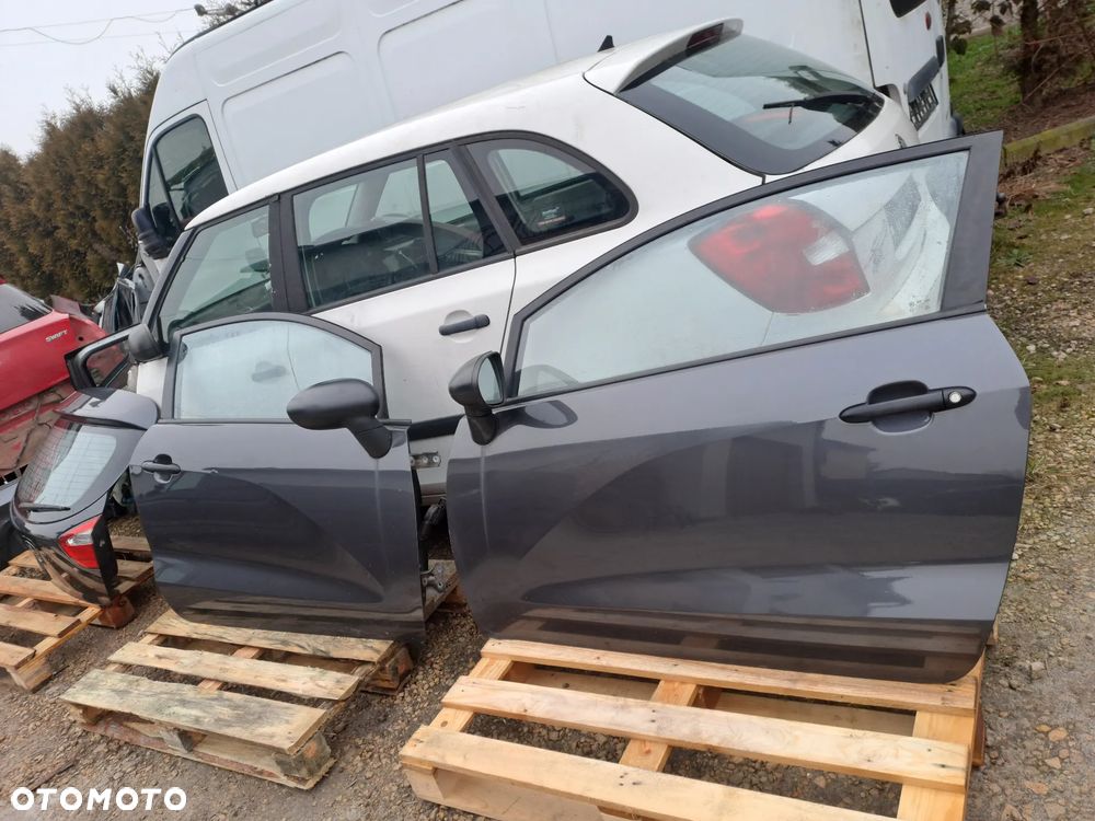 Kia Rio III 2011-2017r. 3D drzwi kompletne kod lakieru 5K i inne