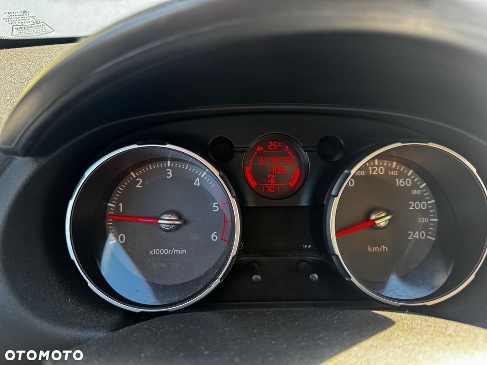 Nissan Qashqai 2.0 dCi Lounge - 14