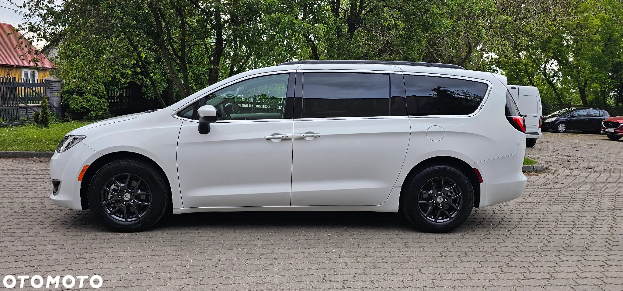 Chrysler Pacifica - 29