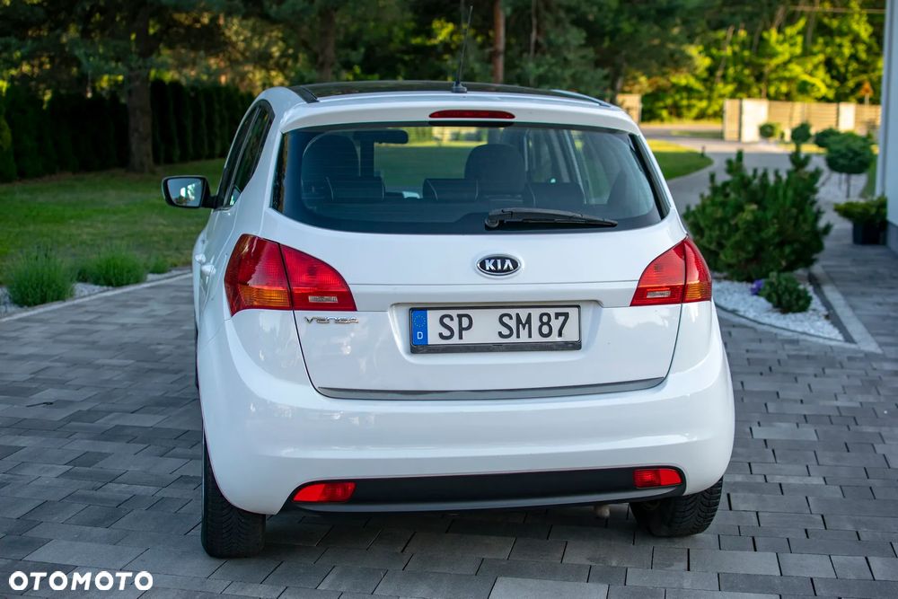 Kia Venga - 22