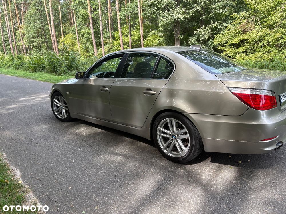 BMW 5 Series 2009 photo 4