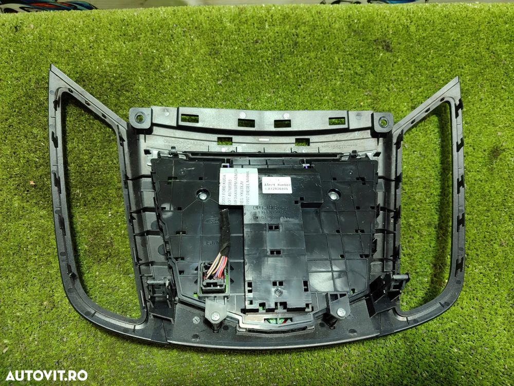 CONSOLA CENTRALA COMENZI AUDIO / GRILA  FORD KUGA 2.0 DIESEL 2013 / SUV COD OEM CV4T-18K811-EA / 18K811 / 2012-2019 - 5