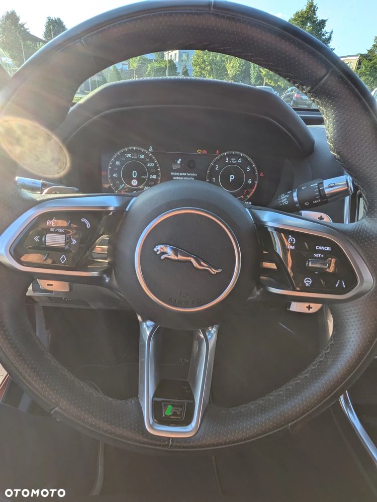 Jaguar XE 2.0 P250 R-Dynamic Black - 9