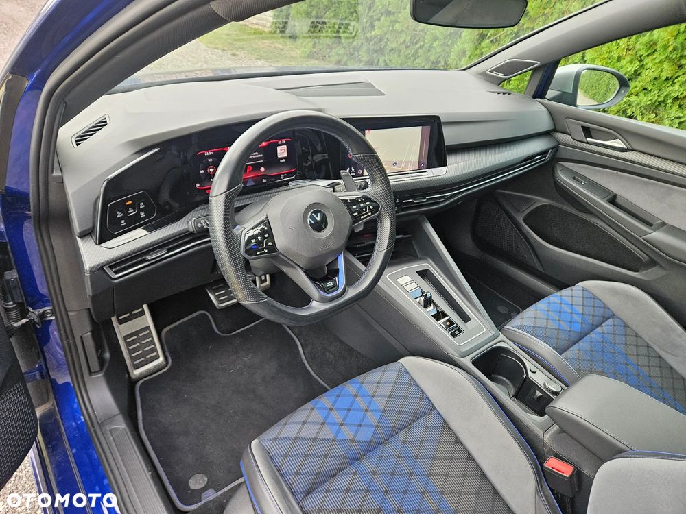 Volkswagen Golf - 6