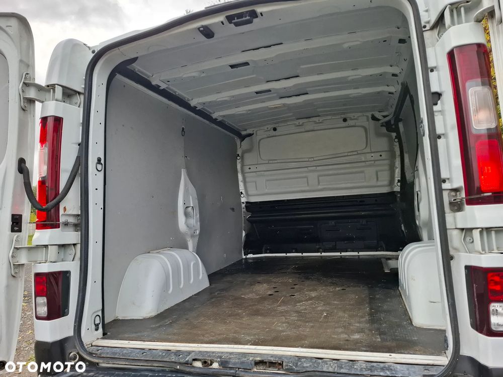 Renault TRAFIC VAT-1*KLIMATYZACJA*PEŁEN BLASZAK ! 3-OSOBOWY BEZ Ad Blue - 9