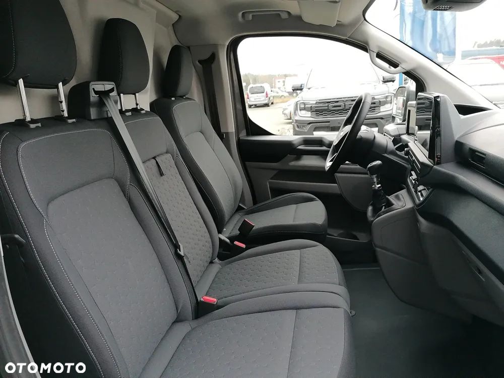 Ford CUSTOM VAN LIMITED - 15