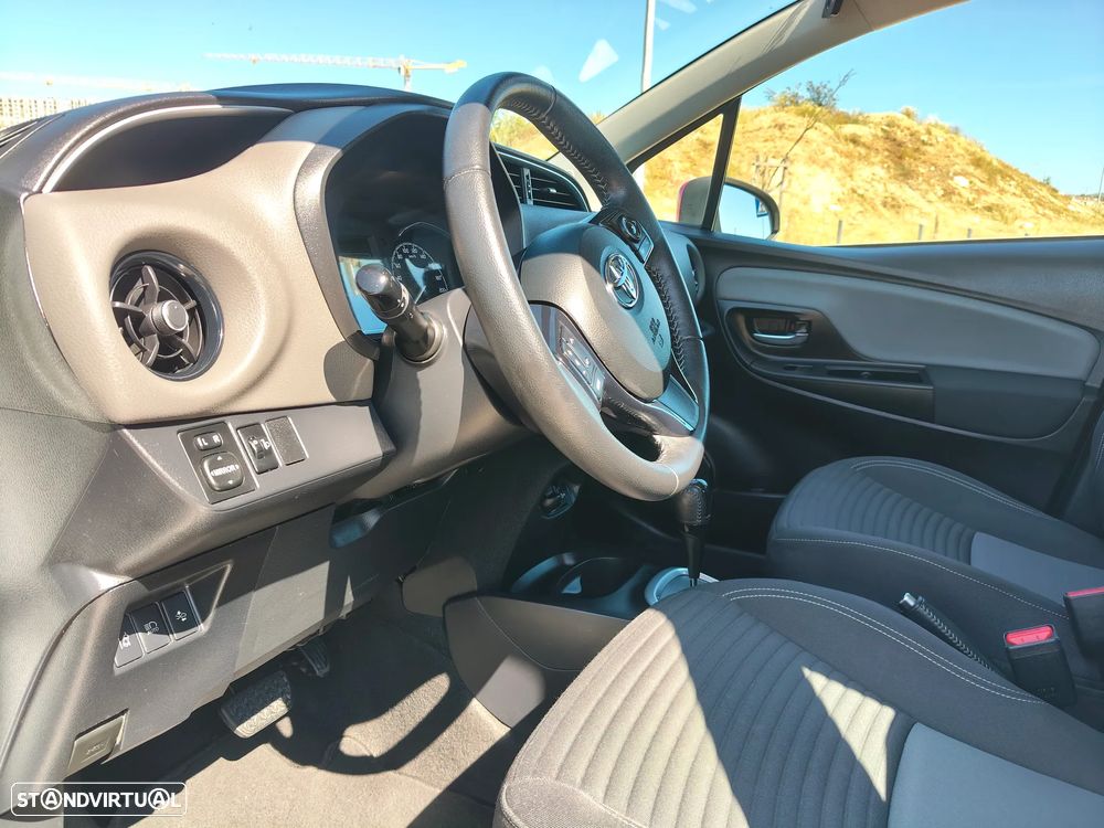 Toyota Yaris 1.5 HSD GR Sport - 18