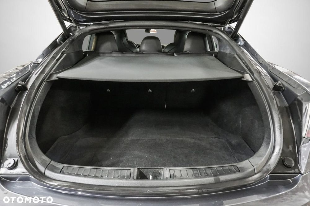 Tesla Model S - 21