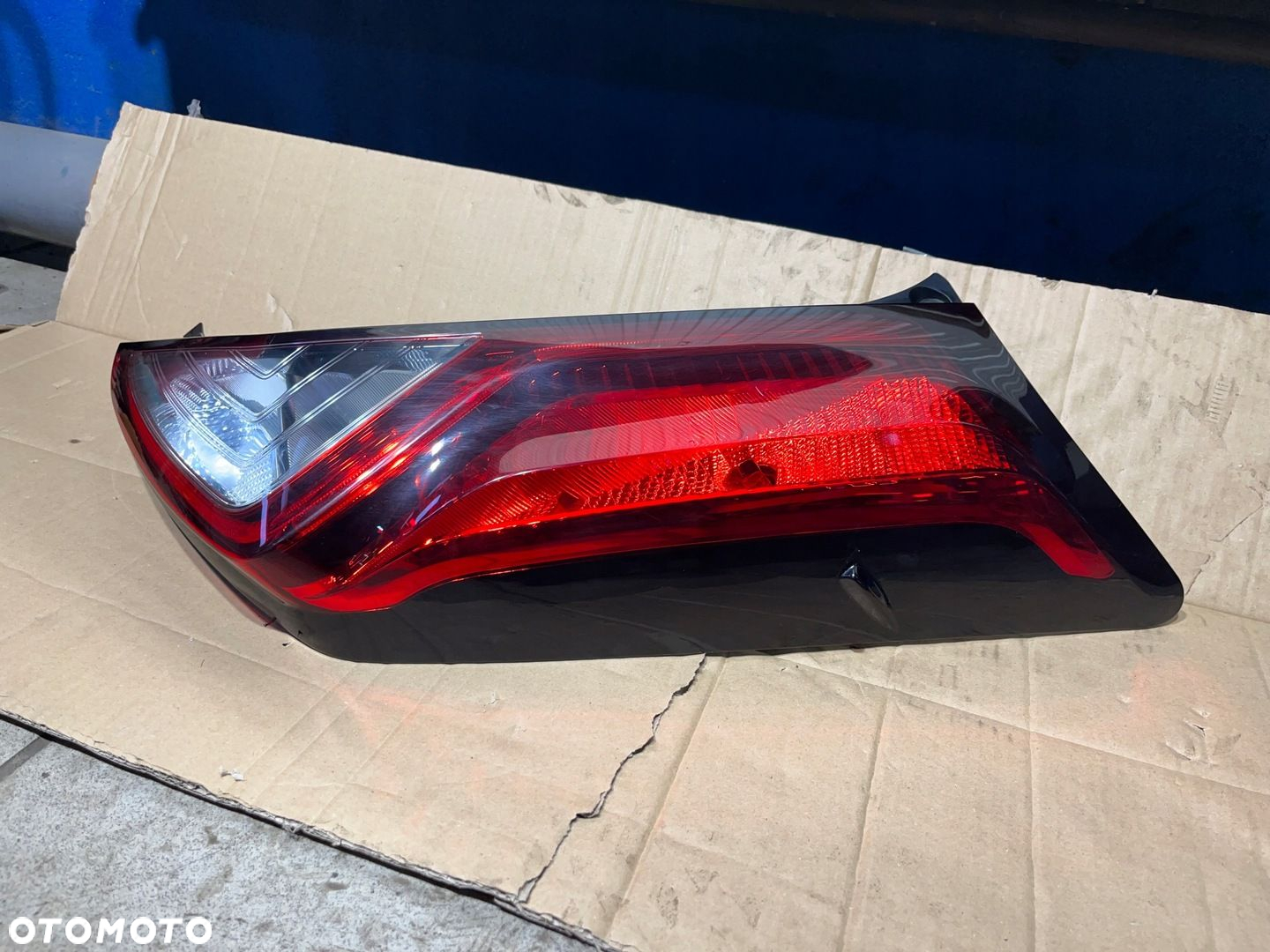 Lampa prawa przednia TOYOTA AYGO II LIFT - 3