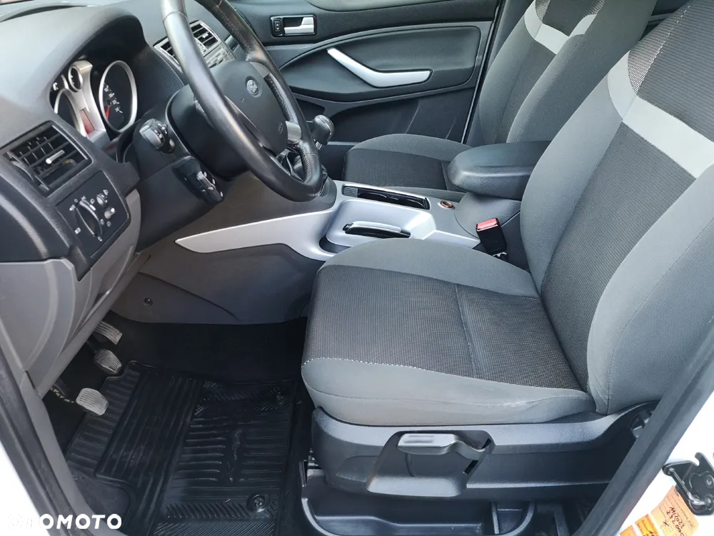 Ford Kuga 2.0 TDCi 2x4 Trend - 25