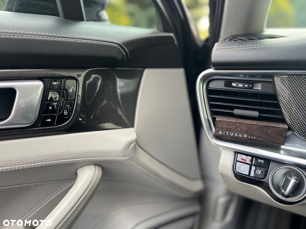 Porsche Panamera 4 Sport Turismo - 19