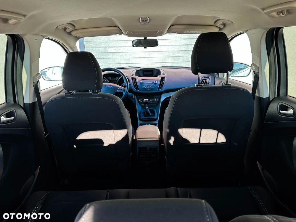 Ford Kuga - 36