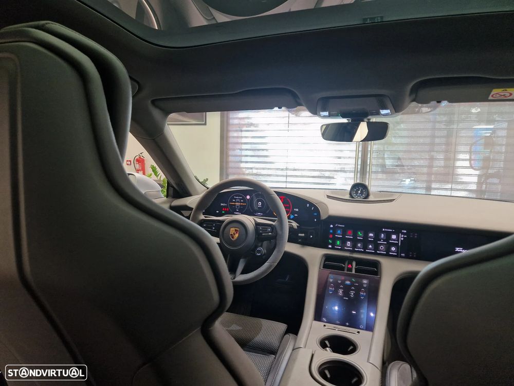 Porsche Taycan 4S - 35