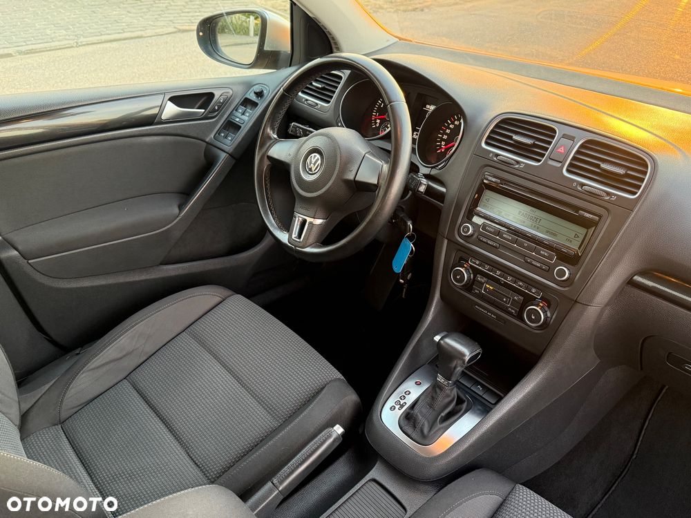Volkswagen Golf - 24